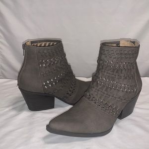 Seven Dials gray boots